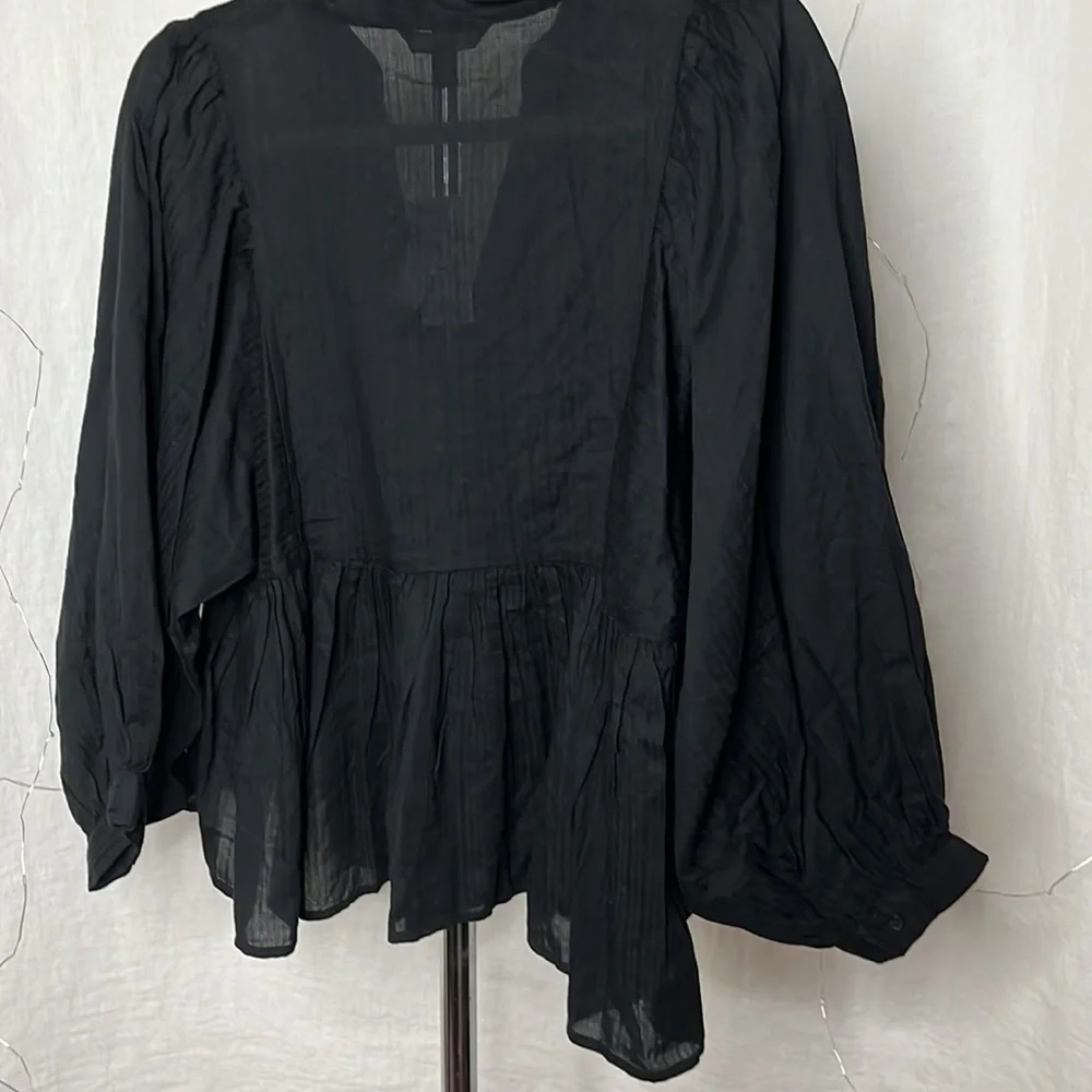 Banana Republic babydoll balloon puff sleeve cotton black& buttercream cotton